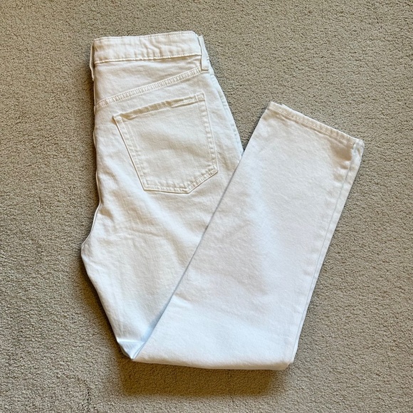 White Jeans: NWT Old Navy High-Waisted OG Straight Ankle Jeans; Size 10 tall - Picture 5 of 9